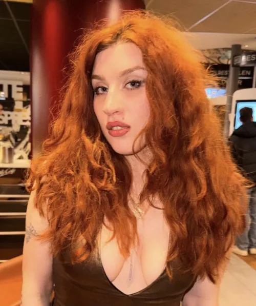 Hey there , I’m Kira by StarryCuddle