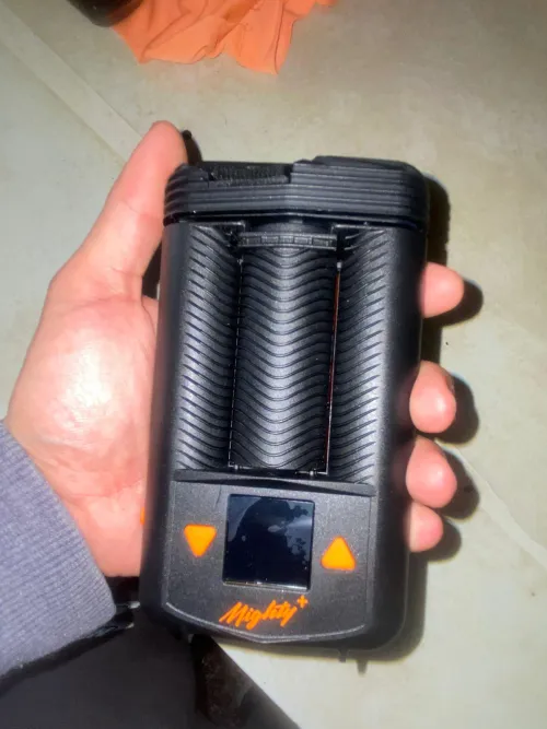 Hey,i just bought my Mighty Plus,along with the dosing caps and the bubbler gordito,any tips? Tricks? Should I clean the cooling unit before first use because of that plastic taste? Or should I just do the burn-off? sorry for my english btw.. by Due-Preference9921
