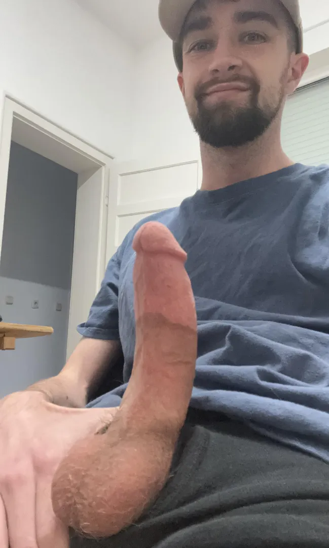 Heyooo (26) posted by bamacockman2