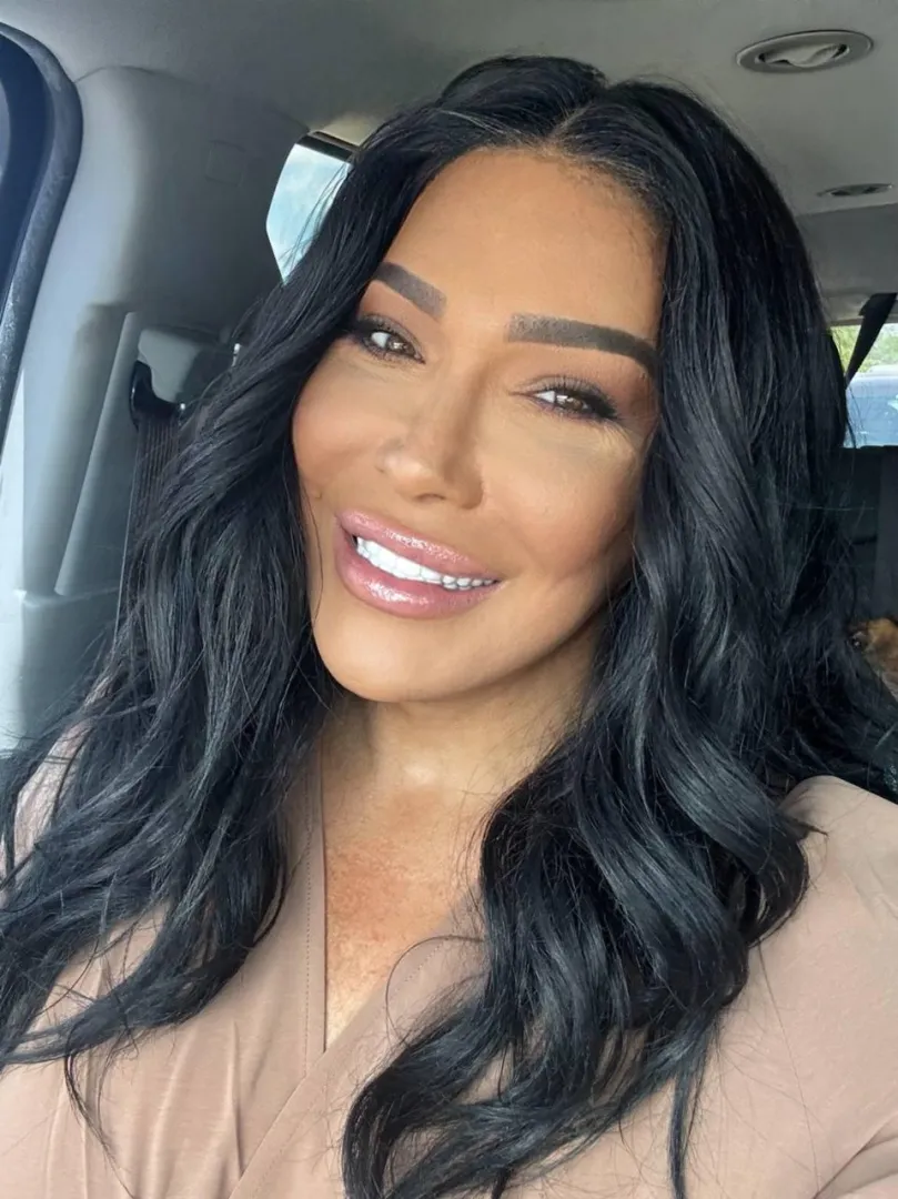 Hi Babe, do you want to play with me? posted by annatransxo