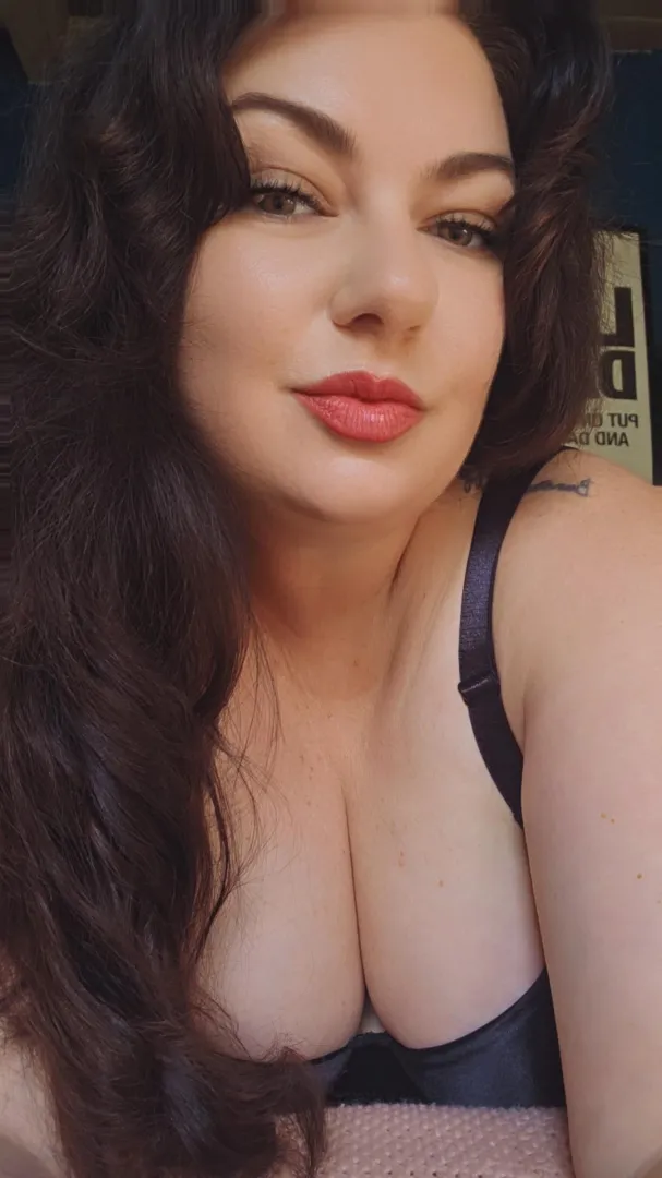 Hi from your local femme les  posted by rosehips_redlips