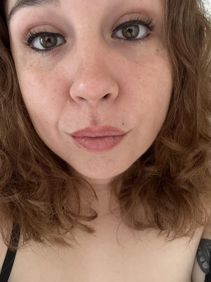 Hi, how are you today? Happy Tuesday  posted by rheetnenaxtlg