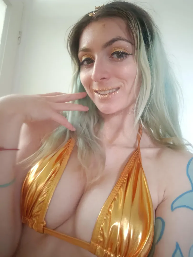 Hi I'm Lily from London posted by LilyBlack1001