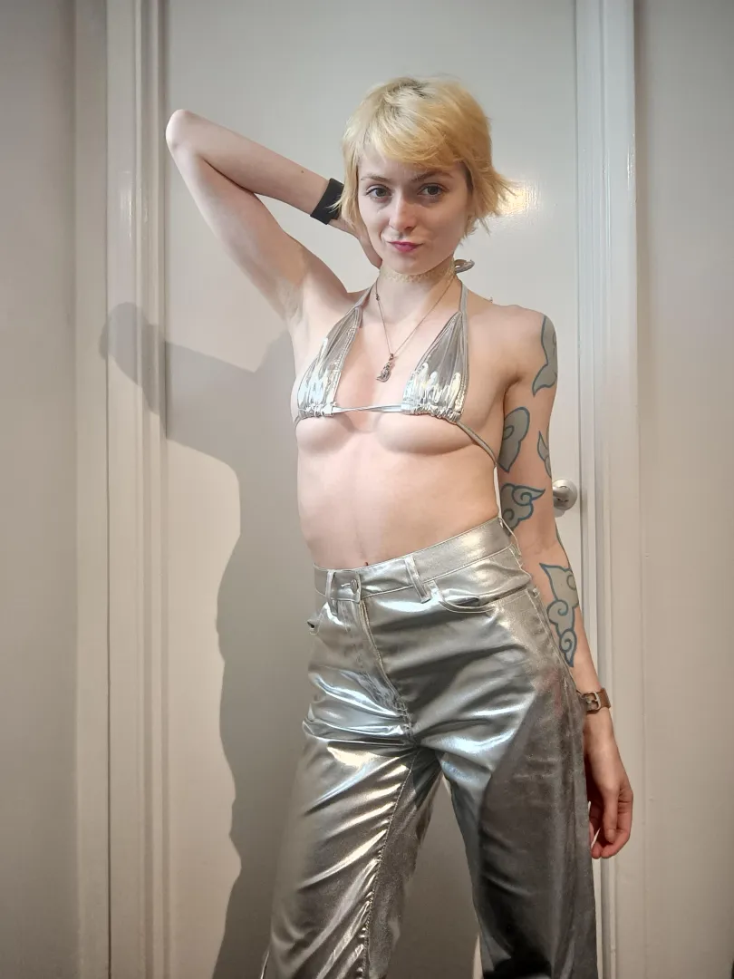 Hi I'm Lily from London posted by LilyBlack1001