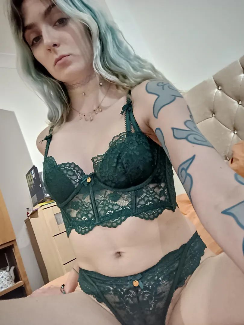 Hi I'm Lily from london posted by LilyBlack1001