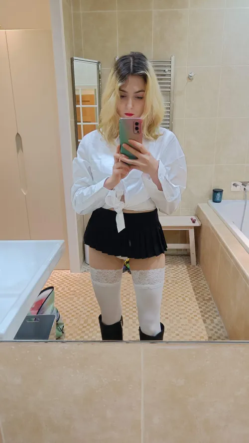 Hi I'm Lily from London by LilyBlack1001