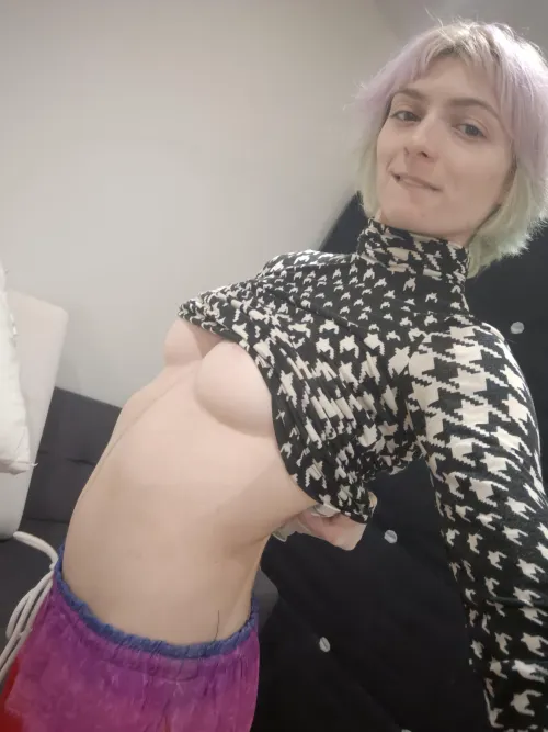 Hi I'm Lily from London by LilyBlack1001