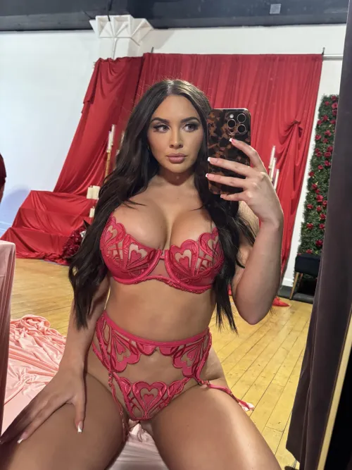 Hi. Say it back by kellysclosetxxx