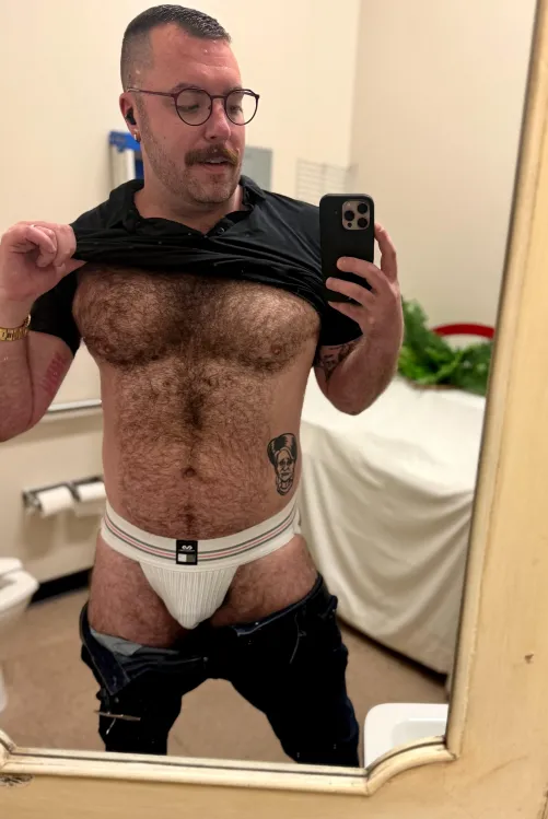 Hi there. by PigLBC0123