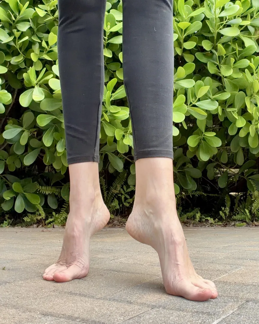 High arches with long legs to match posted by BareArchedBeauty