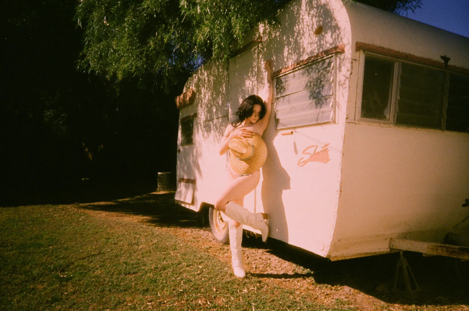 High Noon Honey posted by pineapple__magazine