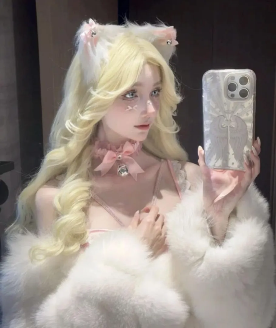 Hii looking for someone to turn me into his furslut or cute fur sissy  DM posted by Healthy-Worker-9734