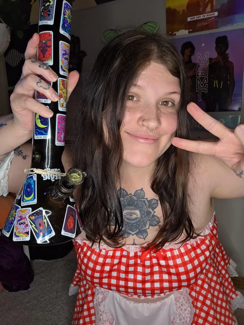 Hii tokers! Let's spark it! posted by cannakweeen