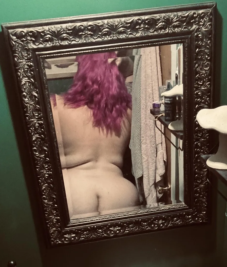 hips too wide for the mirror posted by BelleBordeaux3