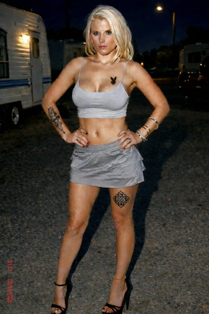 Hit ⬆️ if you'd go in Haley's trailer for an anything goes bareback one night stand, Share if you'd visit her regularly in her trailer for booty calls, Comment where you'd dump your muck!!! posted by Temporary-Goat-635