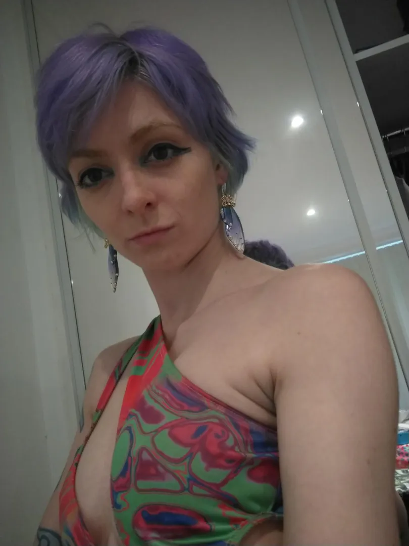 Hiya I'm Lily from London posted by LilyBlack1001