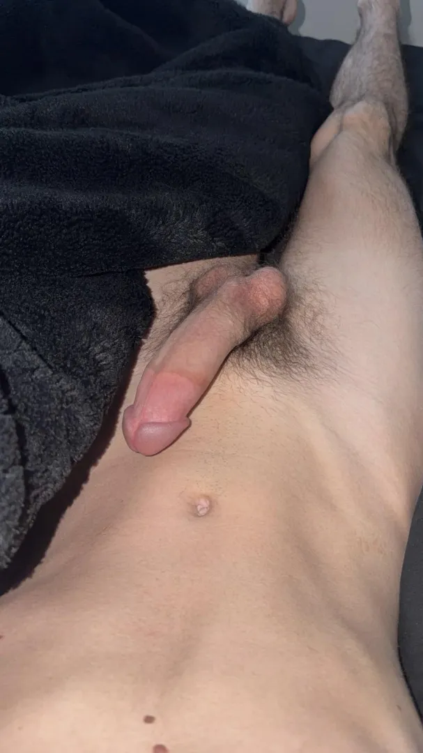 hmu posted by Cute-Past1433