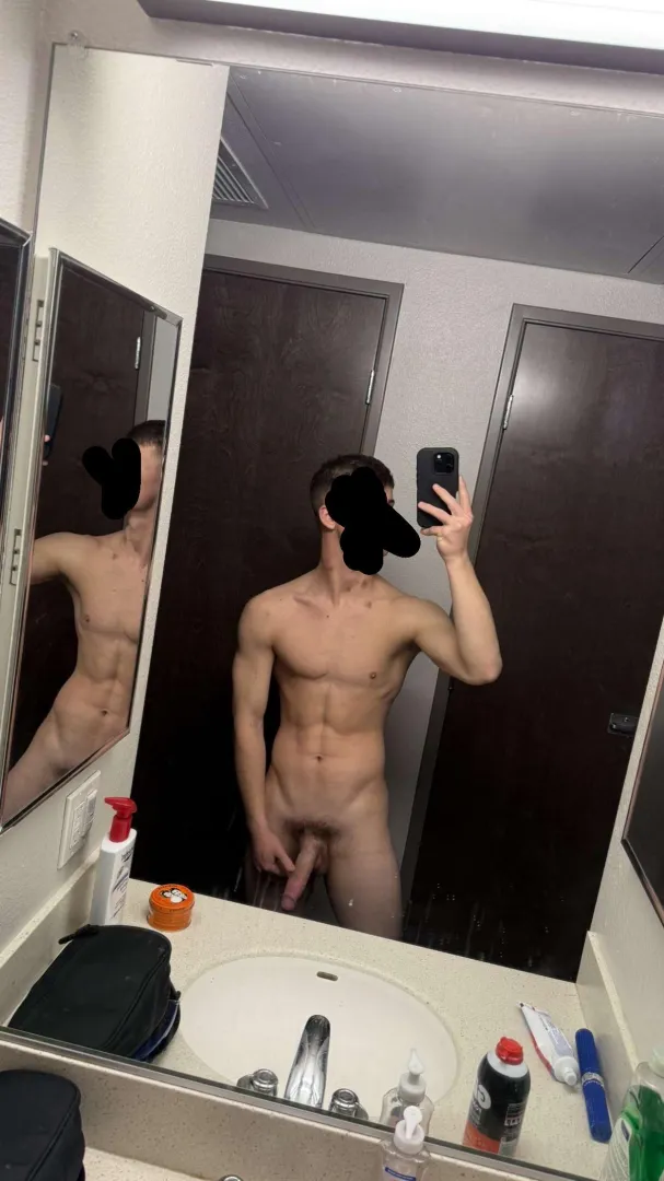 HMU posted by Cultural_Mix_4042