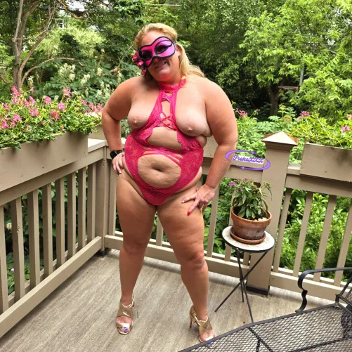 Hoes love gardening!! by FrekcXXX