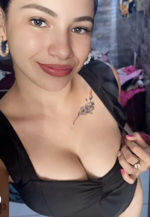 Hola cómo están ? by GoddesLilitX