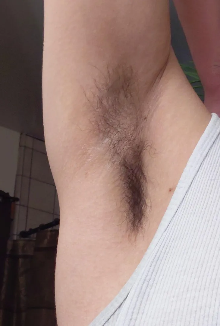 Holy fuck bro my pits smell soo good rn bros take a whiff posted by Sour_panda80808
