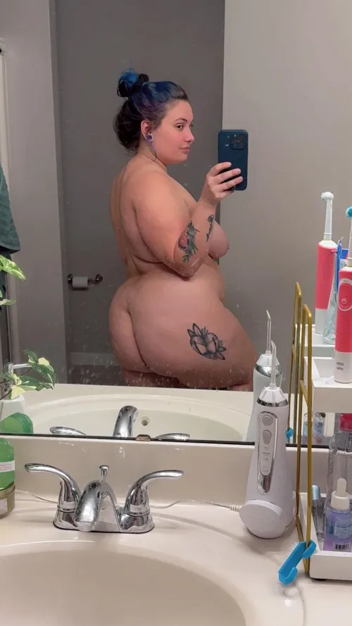 Holy thick by desssybb