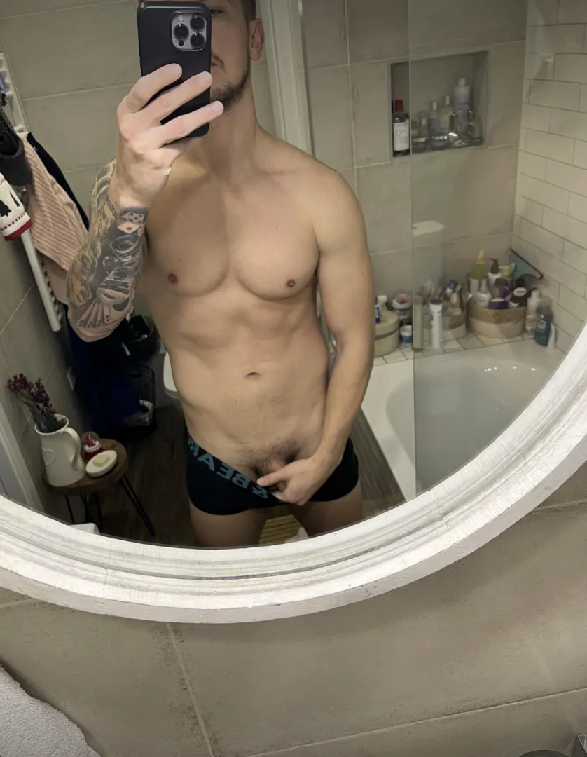 Home alone [36] posted by Daddy-Fit1989