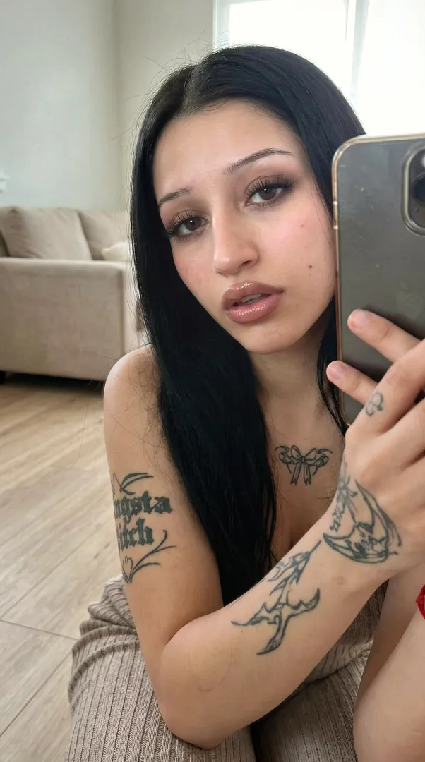 home alone and looking for a little fun posted by Wonderful_Piece_5026