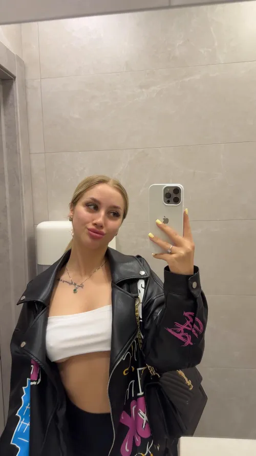 home alone, let’s turn boredom into trouble, wanna try? by fairygoddess_909