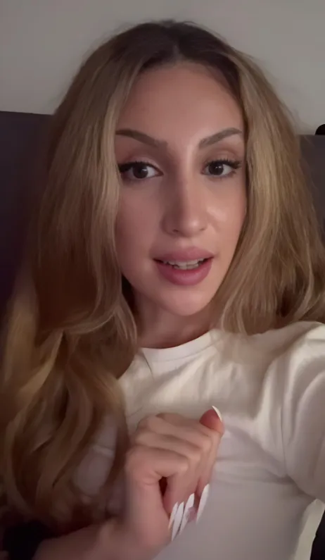 Honestly, do you find me fuckable? posted by EvvaXo