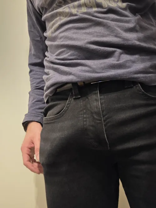 Hope some hot ladies will notice by eurfun