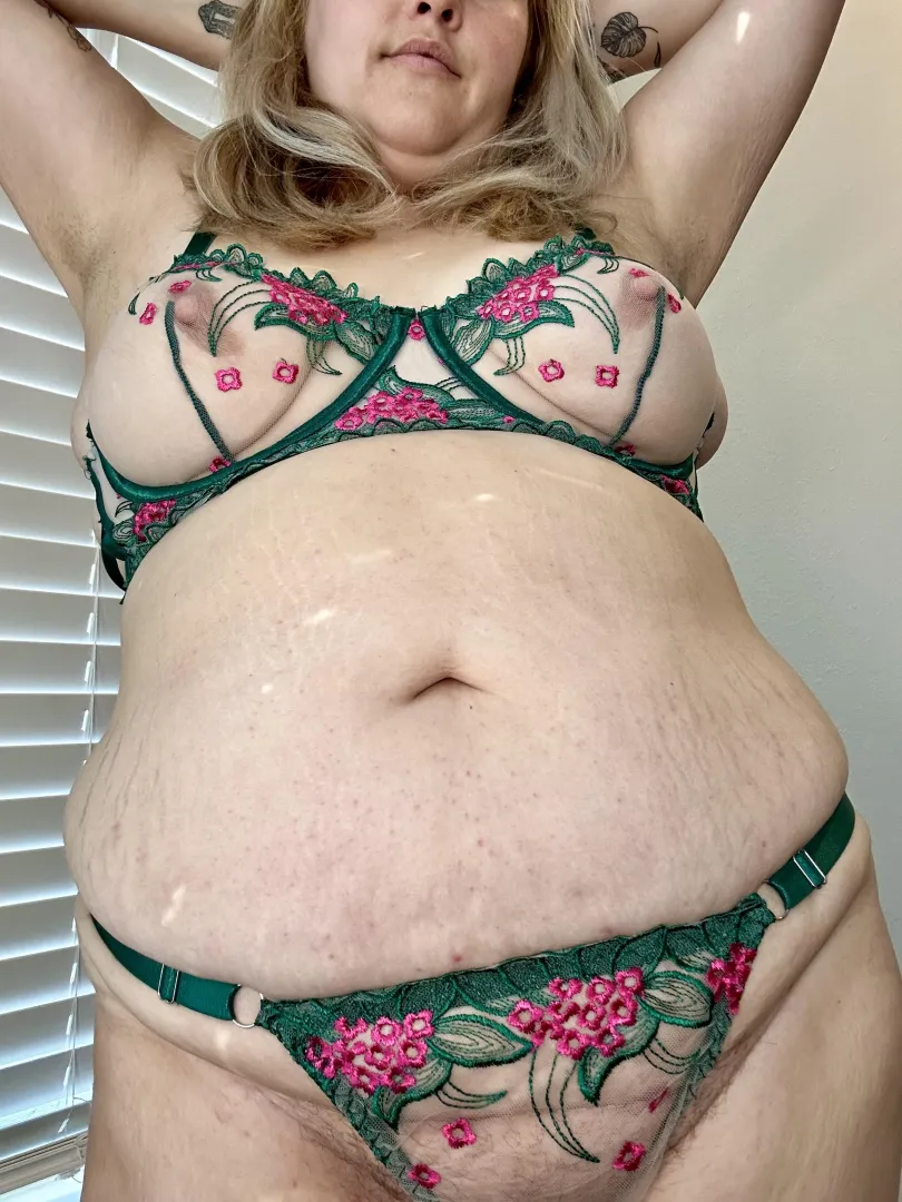 Hope some stretch marks are okay posted by Cuc_mbertart