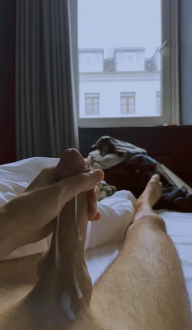 Hope the neighbors didn’t mind I kept the shades open posted by HungryBookWorm69