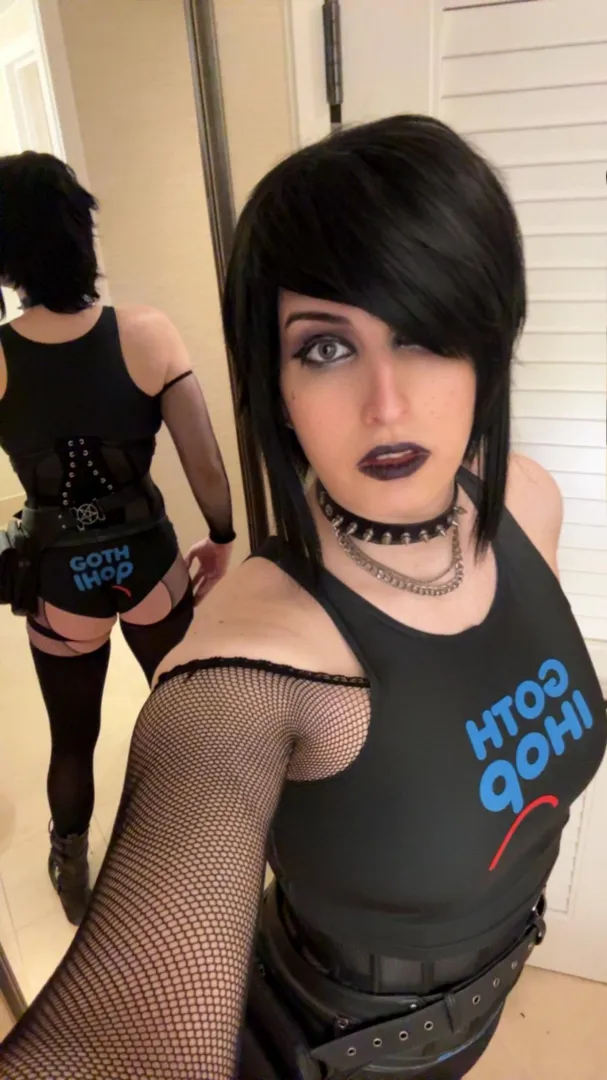 Hope yall don’t mind a goth tomboy. posted by PolyCircus