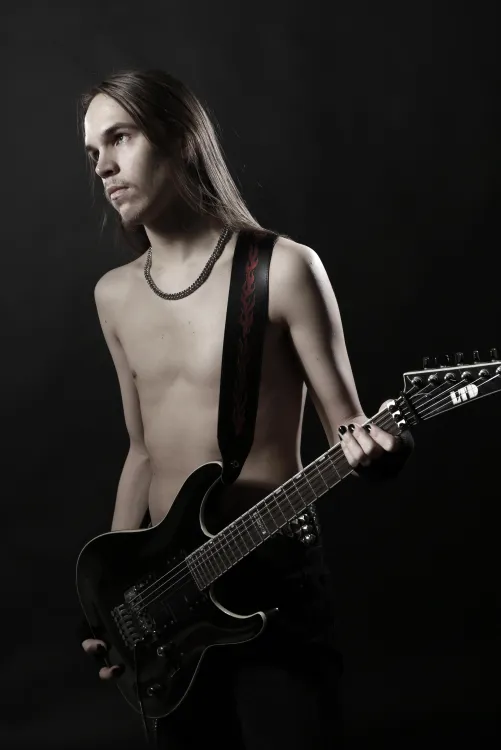 Hope you guys don't mind and older pic, I just think I'm looking pretty damn good here! by unclothedOne