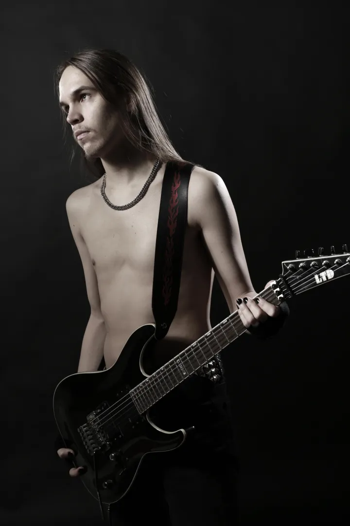 Hope you guys don't mind and older pic, I just think I'm looking pretty damn good here! posted by unclothedOne