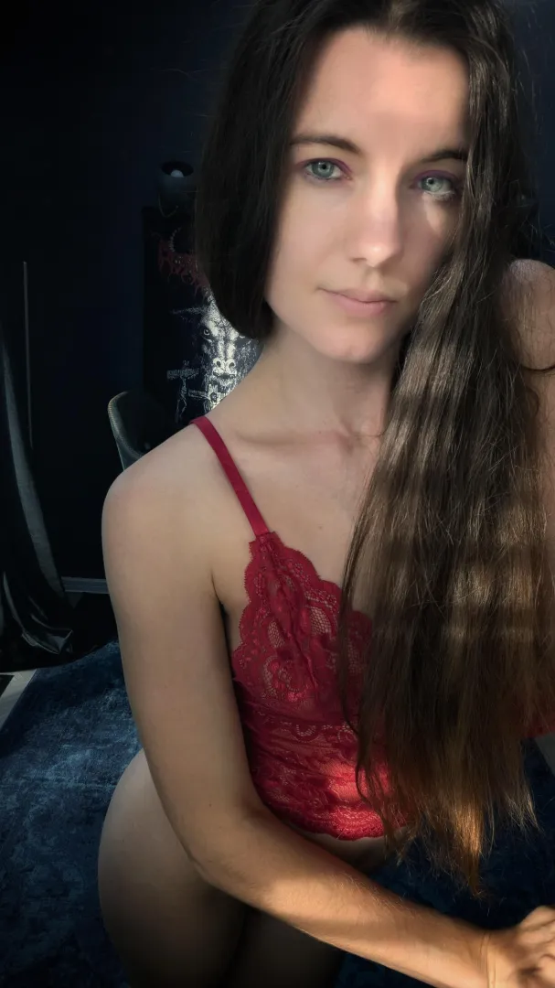 Hopefully making Monday better with these [arms] posted by Ambzz011