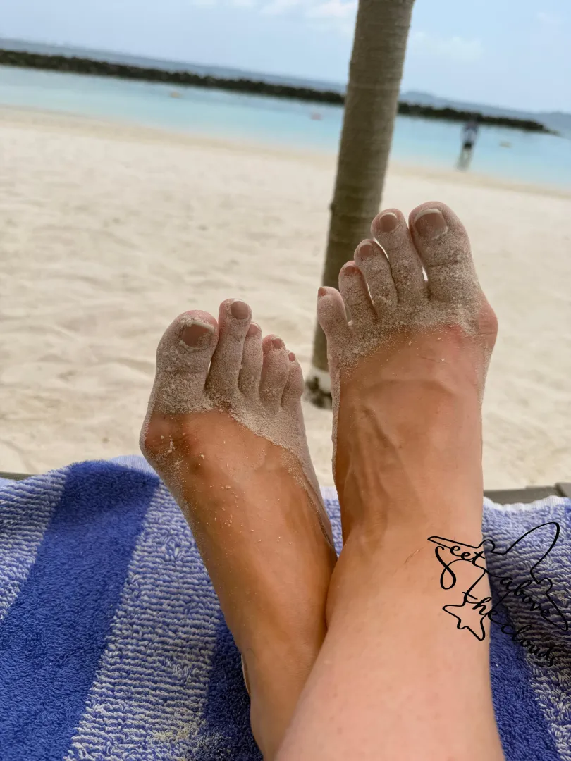 Hopefully the sand doesn’t chip my tips posted by FeetAboveTheClouds