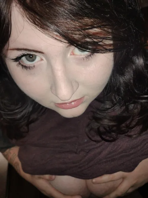 hopefully you find my face just as pretty as my bbw titties ! by yrlovergirl