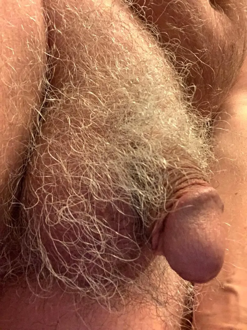 Hoping in the shower. Care to join me? (62) posted by SilverBud64