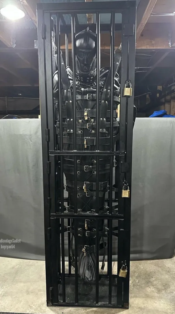 Hoping to one day be abducted and wake up like this, sealed in darkness, locked in a cage and wondering what comes next posted by enslaveme1