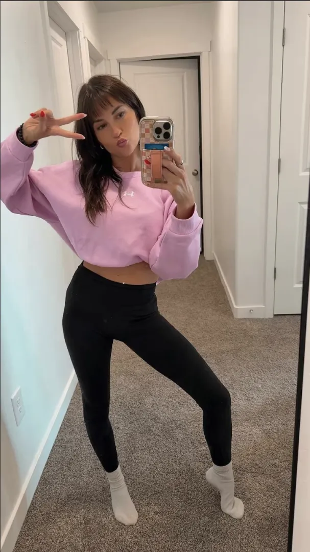 Horny?? posted by cutiebunnymoore