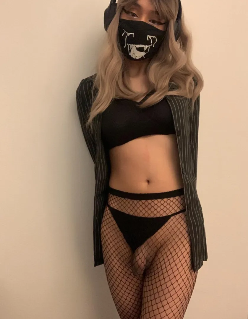 Horny and need to goon on cock posted by Alternative_Note_244