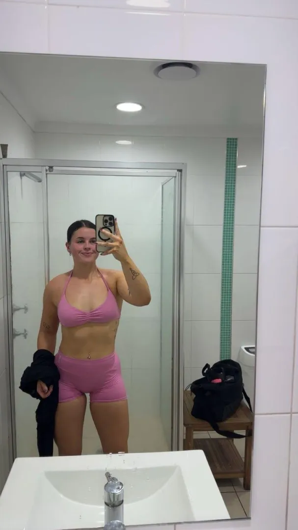 Horny and sweaty gym slut looking to have sex right now posted by Candyfictus