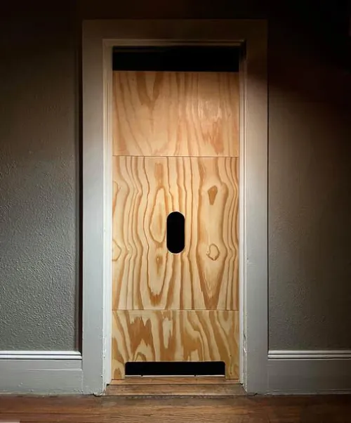 Hosting a gloryhole for you to discreetly suck me off, or... by yourazdaddy