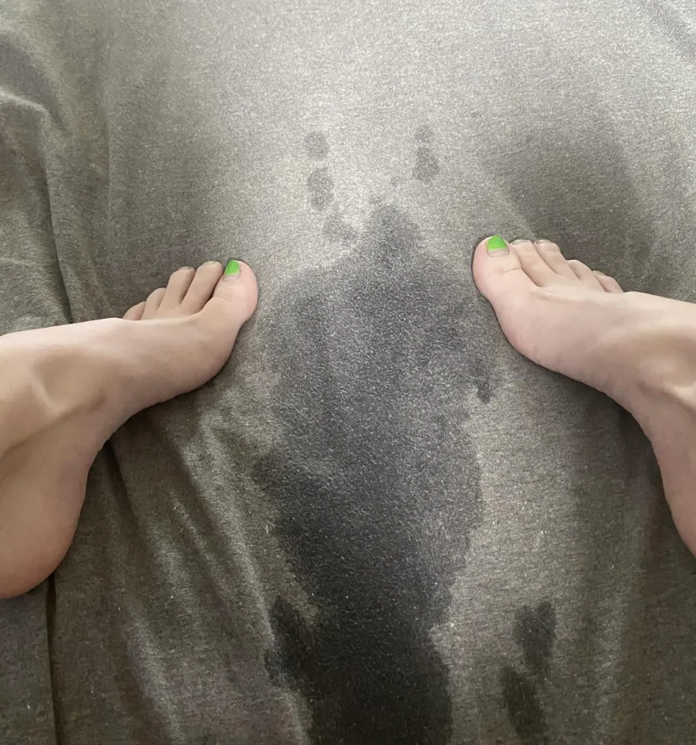 Hot, petite MILF looking to have some fun and open to anything posted by olliemae22