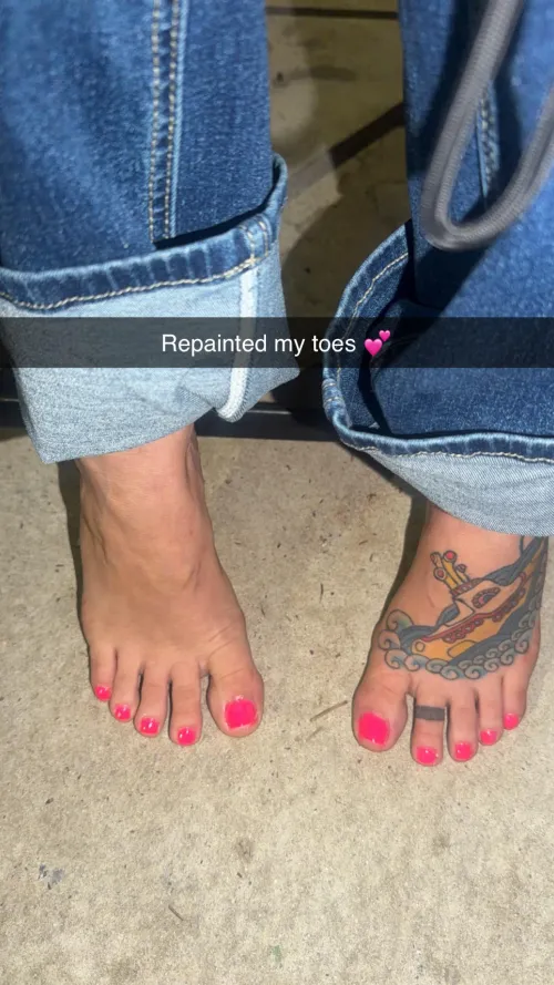 Hot pink by Brooklynn_Terror