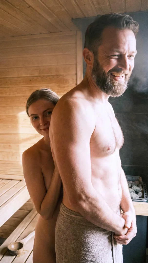 Hot sauna with a giant! (2m tall!) posted by SweetAubergines