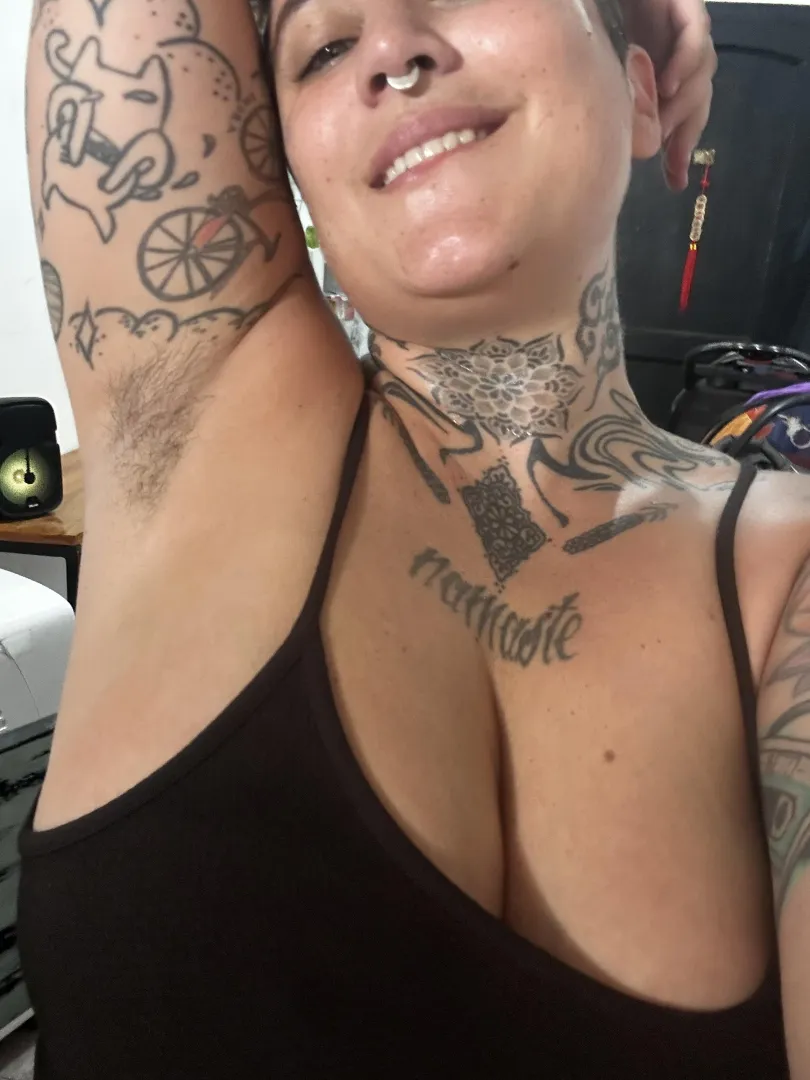 Hot summer days and sweat [hs] posted by tatooedwitch