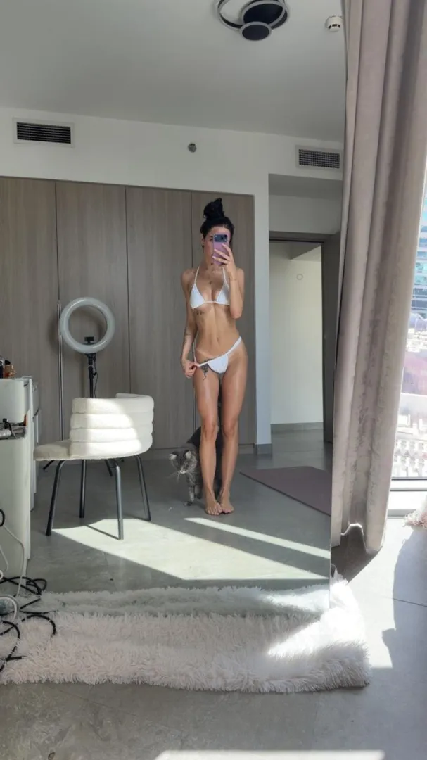 hottie or average? posted by SiIIypink